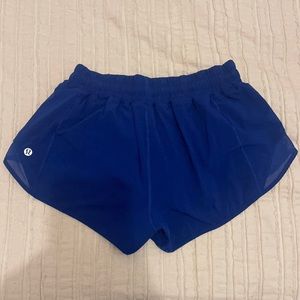 Lululemon Hotty Hot Low-Rise Lined Shorts 2.5”
